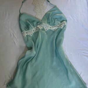 Elegant Lace Trim Sleepwear in Mint Green